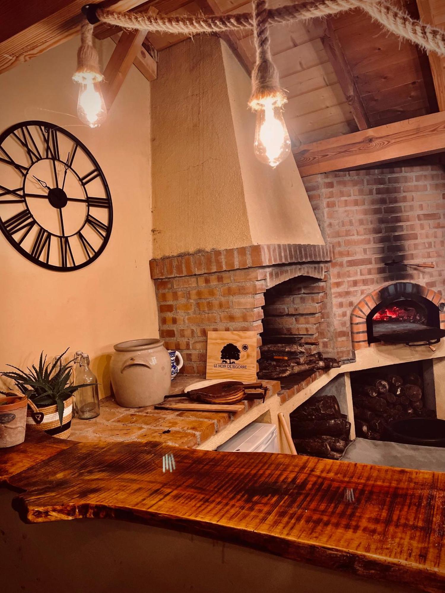 Le Moulin Du Chateau De Horgues Екстериор снимка